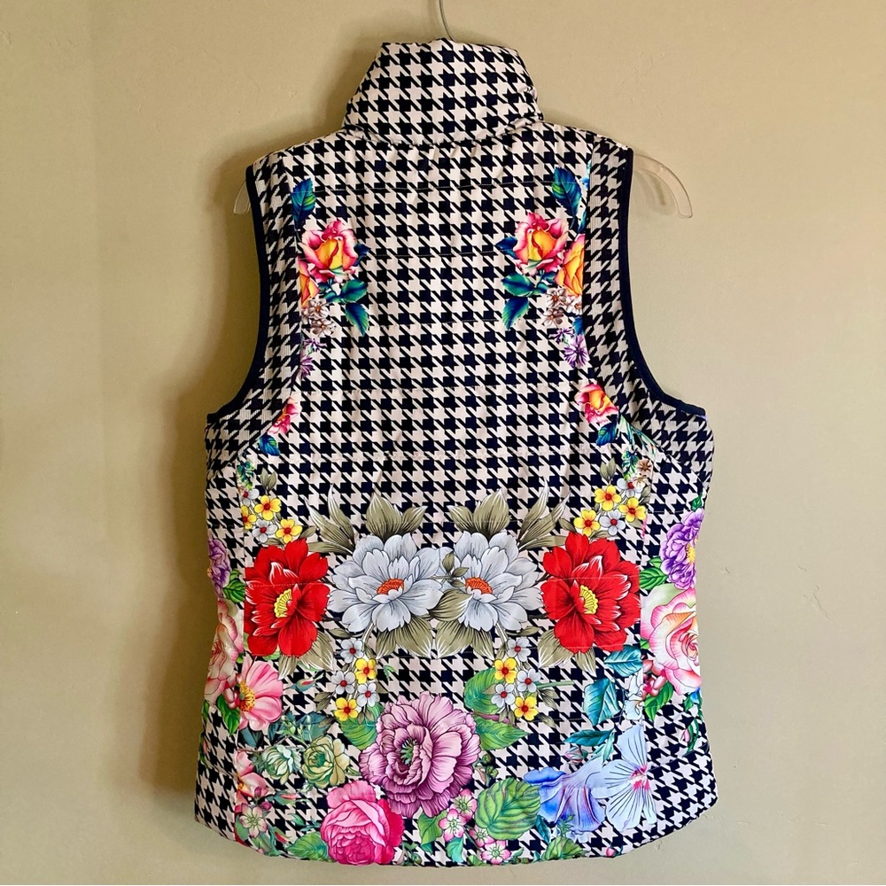 NEW Johnny Was Sasha Vest Reversible Puffer Houndstooth Floral Black White Sz M - Picture 12 of 16